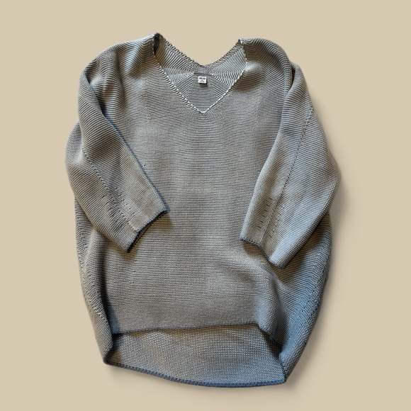 Uniqlo blue/white half sleeve shirt - Picture 1 of 4